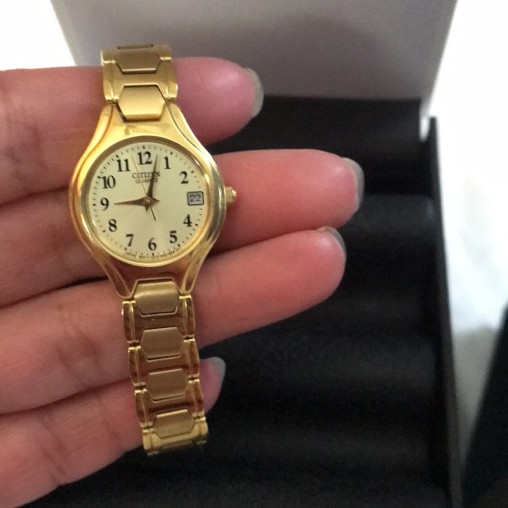 🌸NEW🌸 Citizen Easy Reader Gold Watch